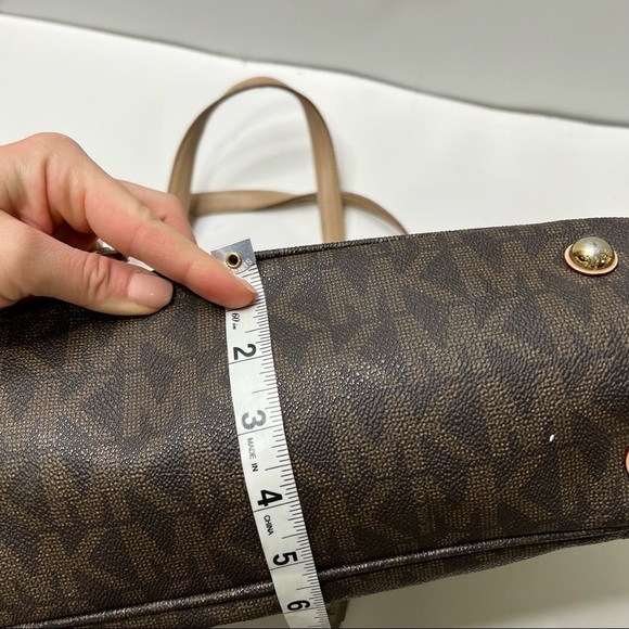 Michael Kors Signature Jet Set Tote in Brown - Picture 8 of 12